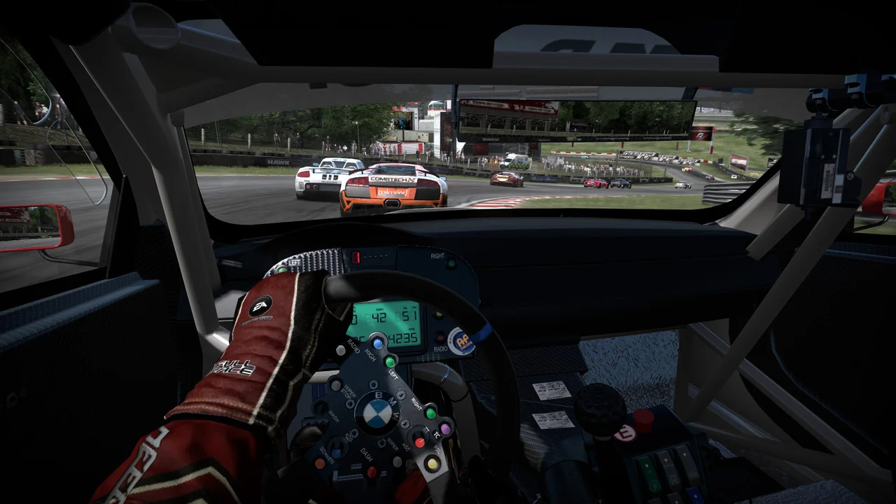 Need for Speed: Shift gameplay screenshot 4